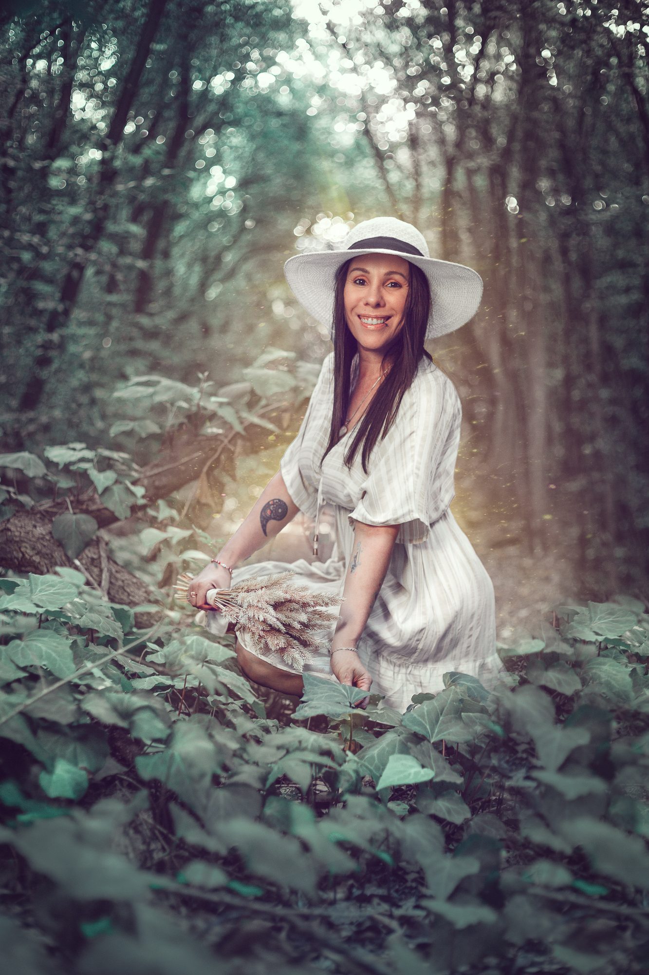 Retrato editorial con luz suave de bosque